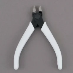 BANDAI SPIRITS Entry Nipper (White)