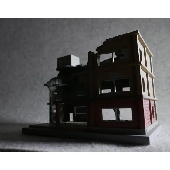 1/144 DCM03 Dio-Com Destroyed Building B