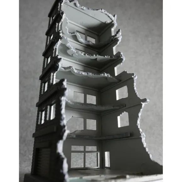 1/144 DCM02 Dio-Com Destroyed Building A