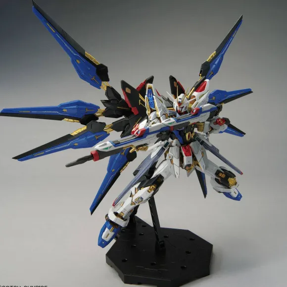 1/100 MGEX Strike Freedom Gundam (Gundam Seed Destiny)