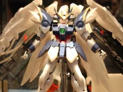 1/60 Perfect Grade Wing Gundam Zero Custom Pearl Mirror Coat Ver.